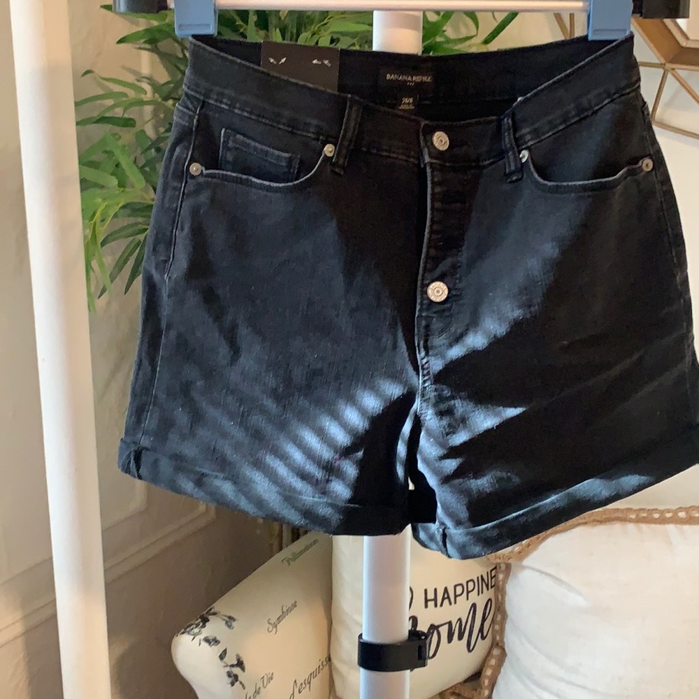 Women’s banana republic curvy 4” short size 28/6